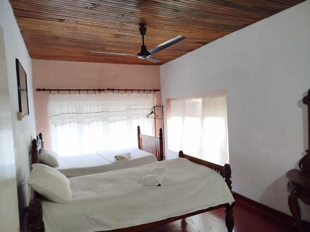 No 06 Veediya Bandara Lane Bahirawakanda - 1