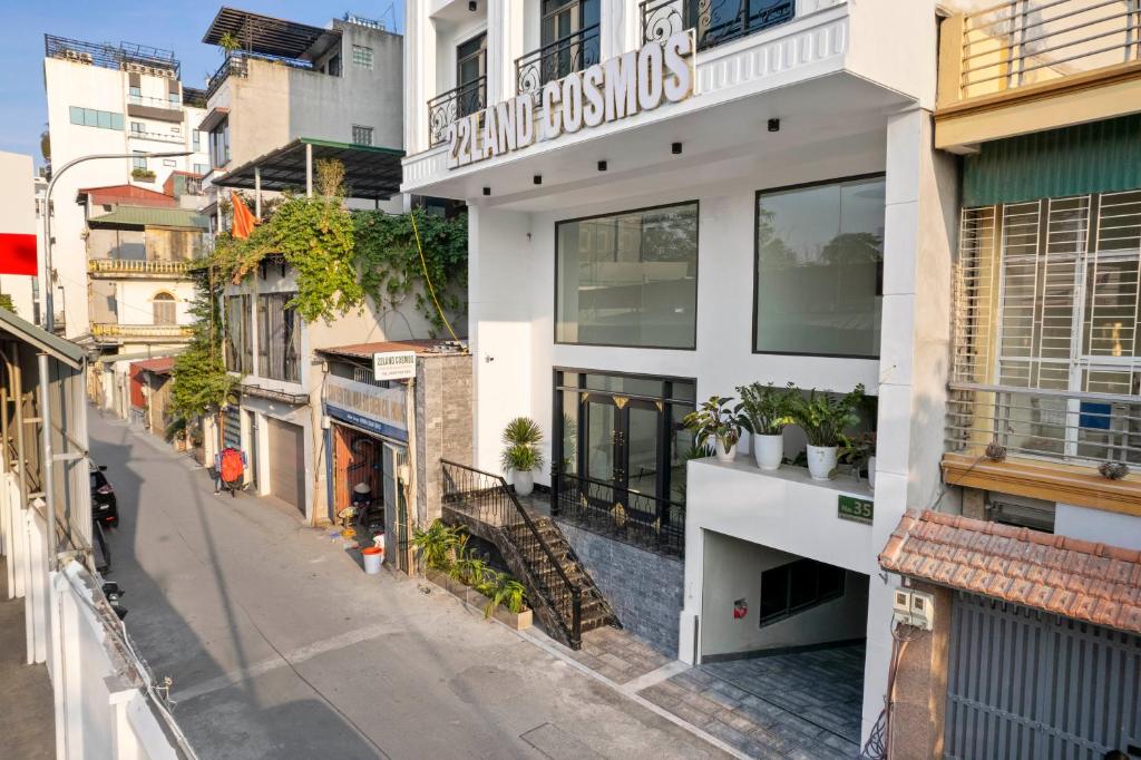 22Land Cosmos Hotel, Hanoi (updated prices 2027)