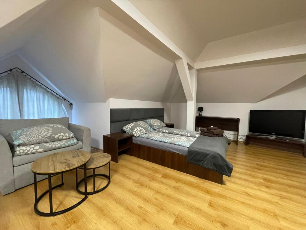 Pod Krukiem - Family Room With Bathroom