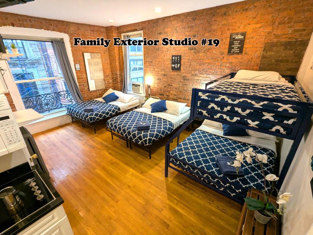 NYC Empire Apartments - 