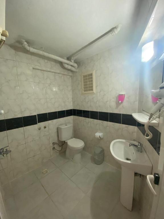 Koupelna v ubytování AY OTEL 2