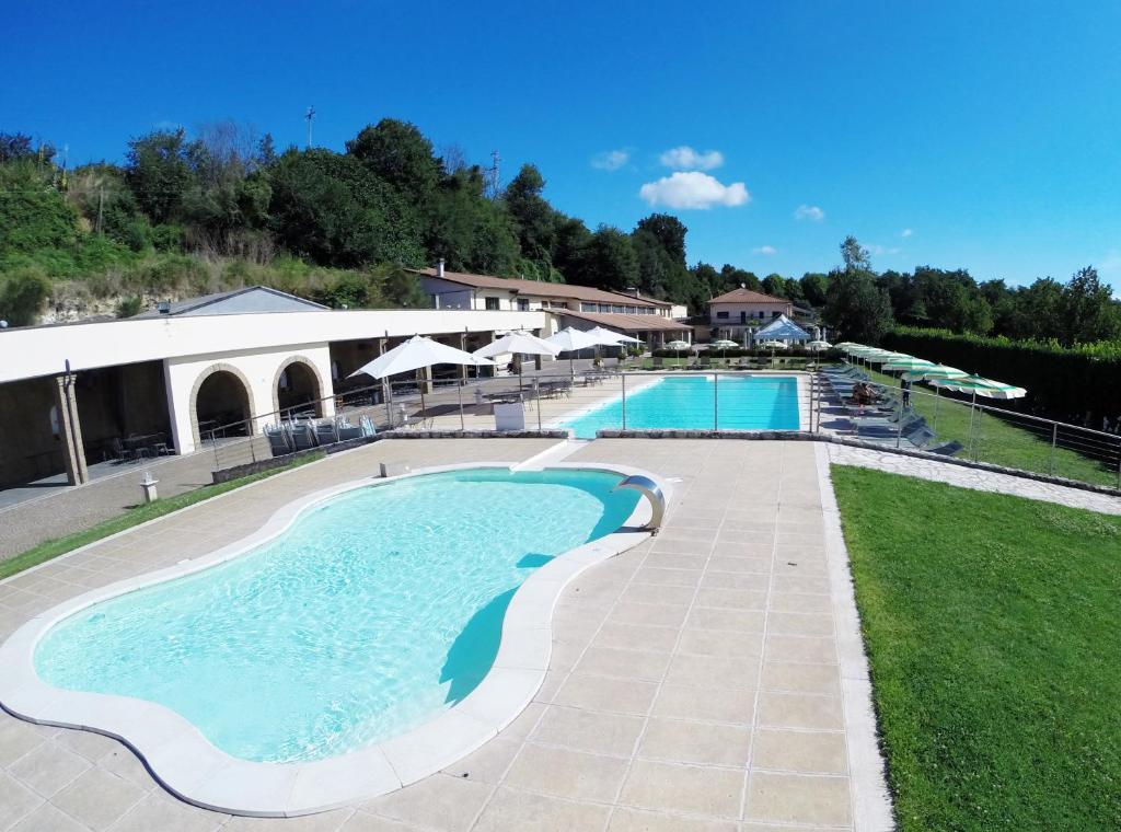 Bazén v ubytování Le Onde Resort nebo v jeho okolí