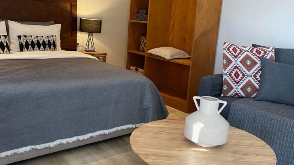 Postel nebo postele na pokoji v ubytování Room in Studio - Cactus Suberb Suite With Private Pool