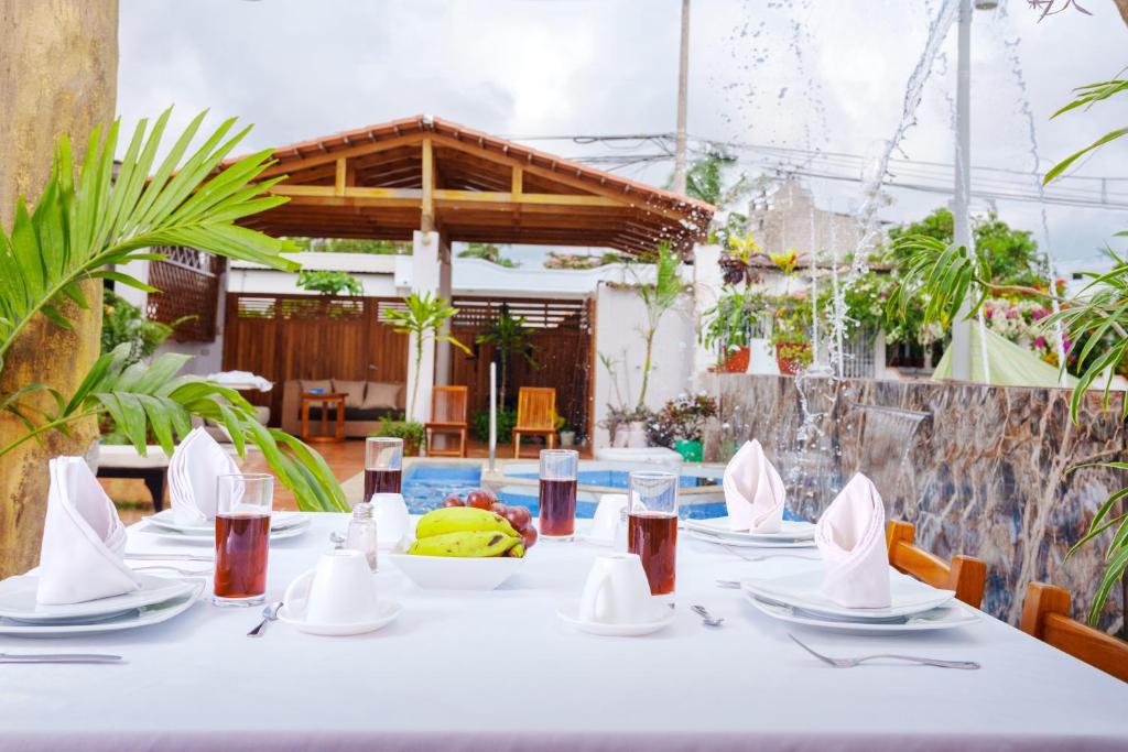 Restaurace v ubytování EXCLUSIVE CONDO GALAPAGOS and BEYOND 1