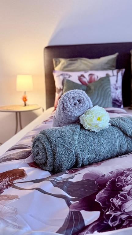 Postel nebo postele na pokoji v ubytování Cozy cove