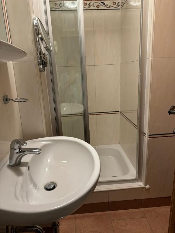 Eichen Schlössl - Resim 27