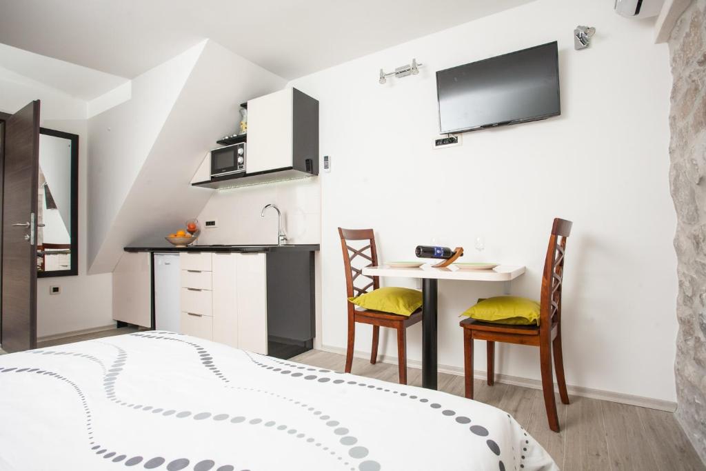 Apartments & Room Kartolina - 16