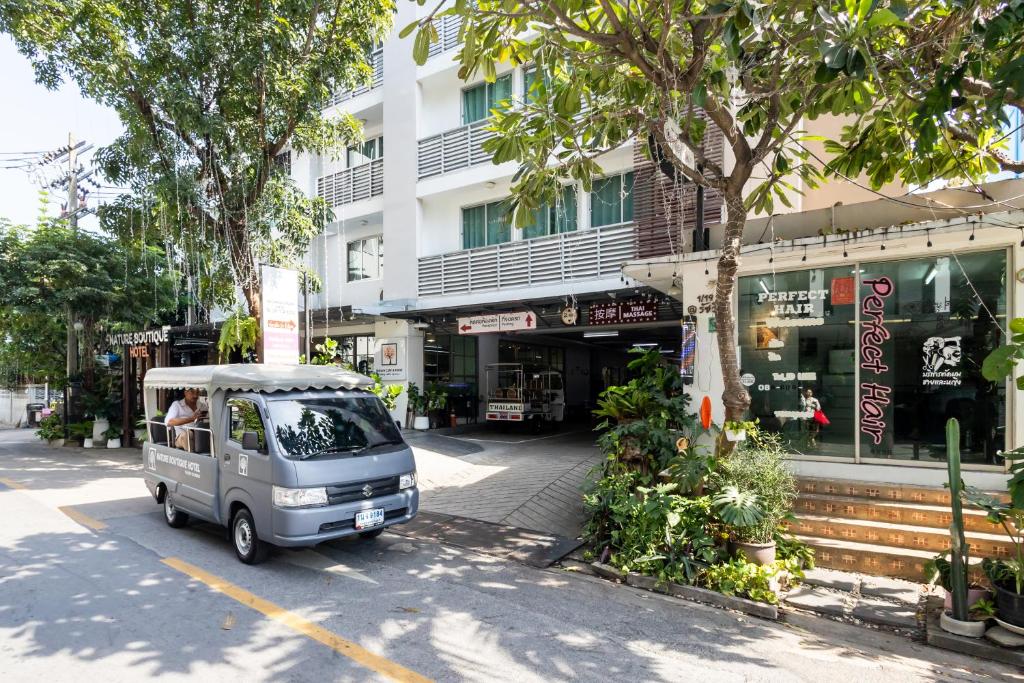 Nature Boutique Hotel Ratchayothin - Resim 31