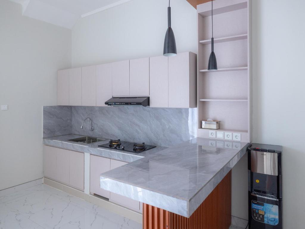 Cucina o angolo cottura di The Bingin Sari Jimbaran
