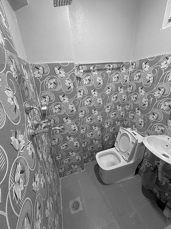 Koupelna v ubytování Hotel Maidi Khadgadevi