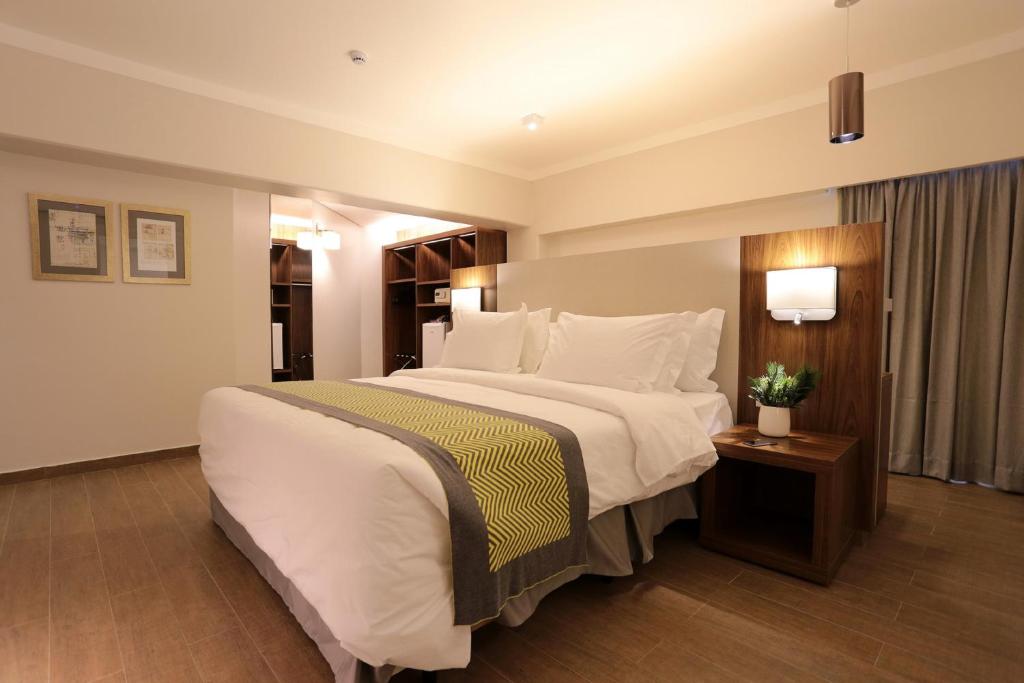  Oasis Plaza Hotel