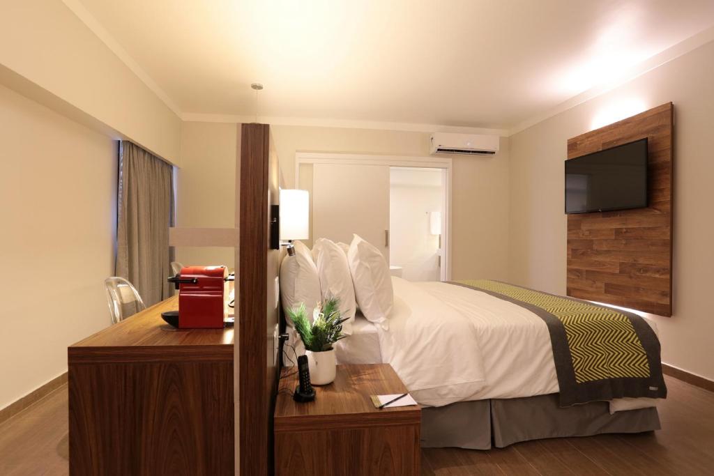  Oasis Plaza Hotel