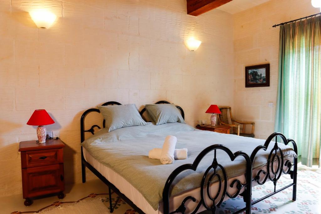 Postel nebo postele na pokoji v ubytování Rosehill B&B