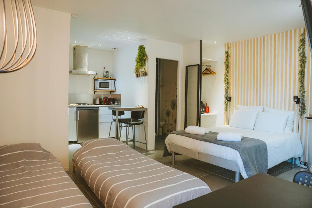 Photo de la galerie de l'établissement WOOD & SKY - Gîtes 8 personnes - ÉCOLODGITE DRÔME ARDÈCHE, à Laveyron