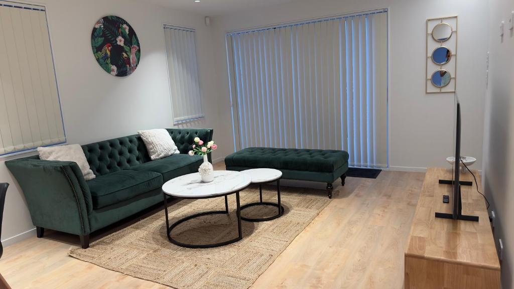 Stylish New & Cosy 3-Bedroom Entire Home in Auckland, Free Parking - Perfect for Your Next Getaway! - Resim 12