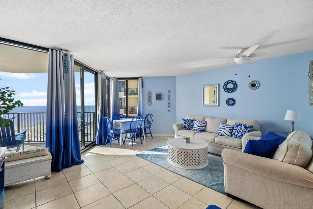 Χώρος καθιστικού στο Sunbird 811E