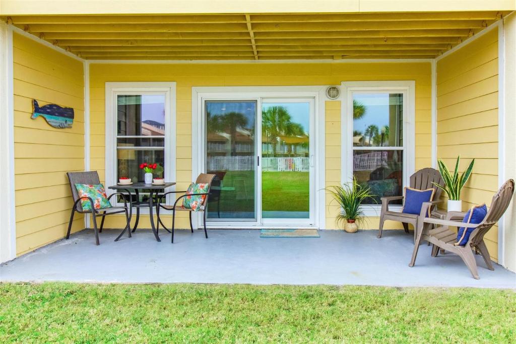 Κήπος έξω από το 10 D, One Bedroom Condo