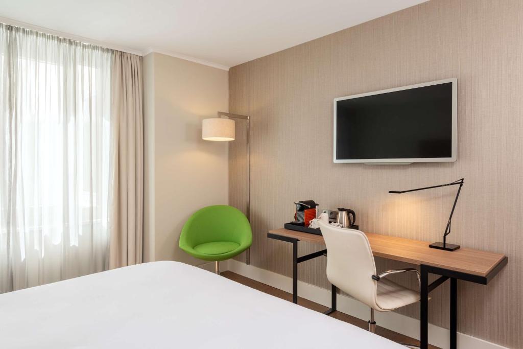 NH Collection Berlin Mitte am Checkpoint Charlie - Resim 34