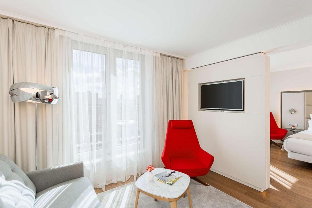 NH Collection Berlin Mitte am Checkpoint Charlie - Resim 41