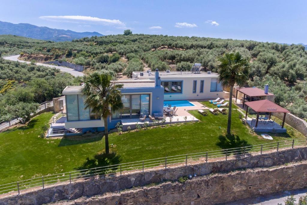 Bazén v ubytování Modern Interior Villa nebo v jeho okolí