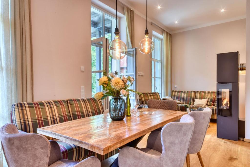 Posezení v ubytování Ferienwohnung Kleine Auszeit in Putbus