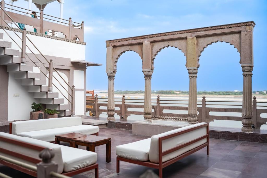 Balkón nebo terasa v ubytování Guleria Kothi at Ganges