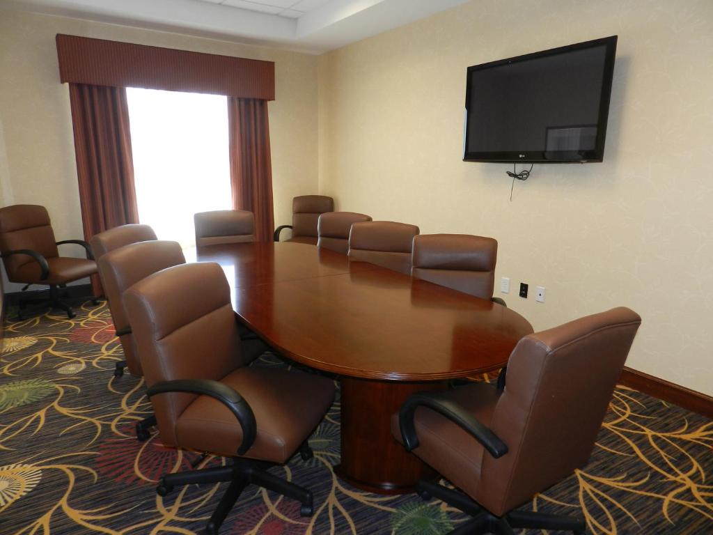 Country Inn & Suites by Radisson, Braselton, GA photo