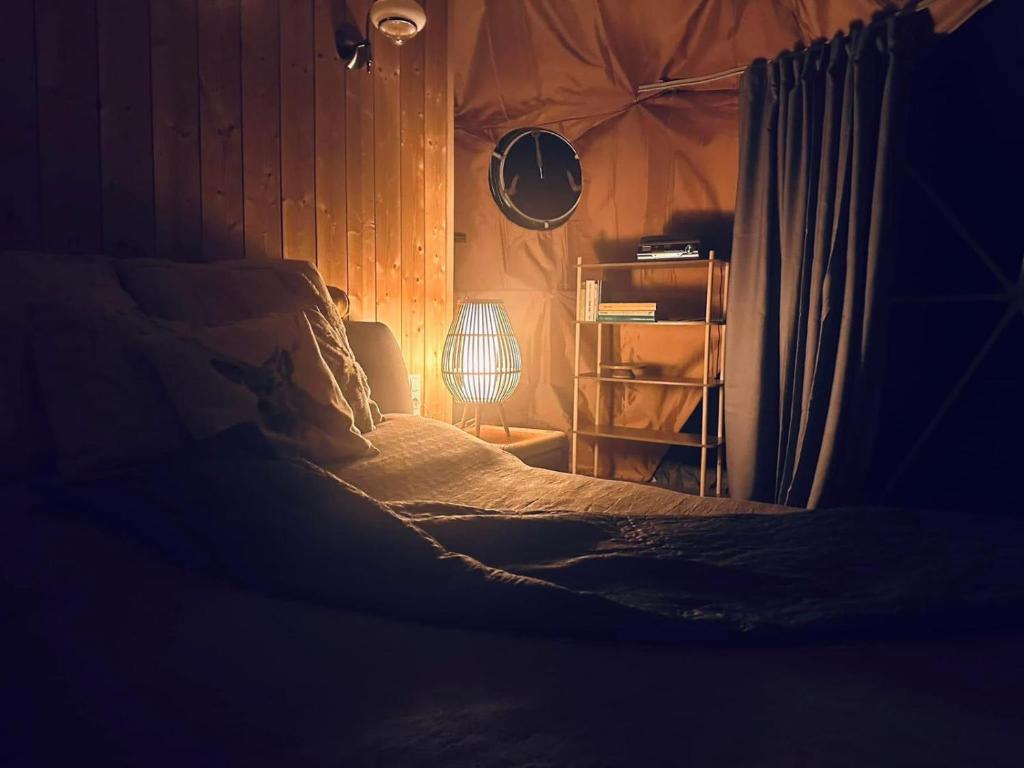Fotografie z fotogalerie ubytování Heaven Reset & Spa & sauny & masaże - adults-only - Premium Glamping z jacuzzi całoroczny przy rzece v destinaci Korczew
