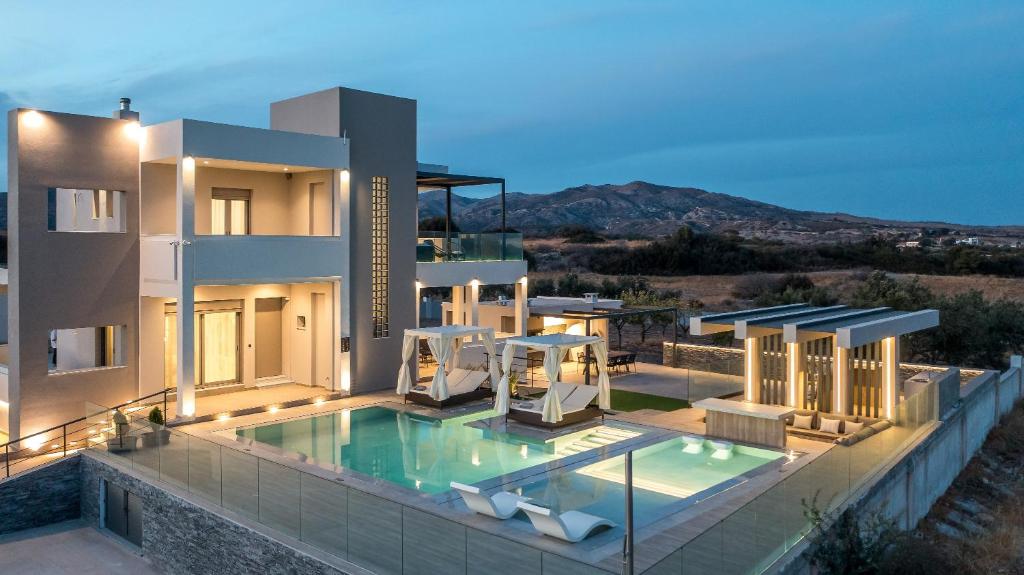Hồ bơi trong/gần Grand Aqua Luxury Villa by Mintzi