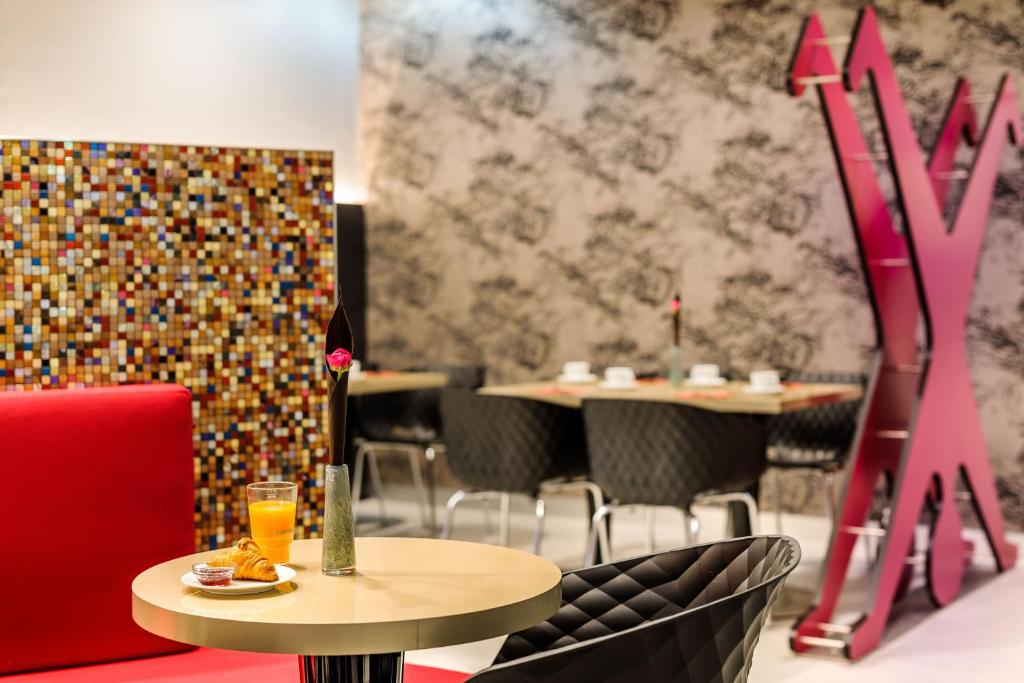 Mercure Hotel Düsseldorf Zentrum - Resim 45