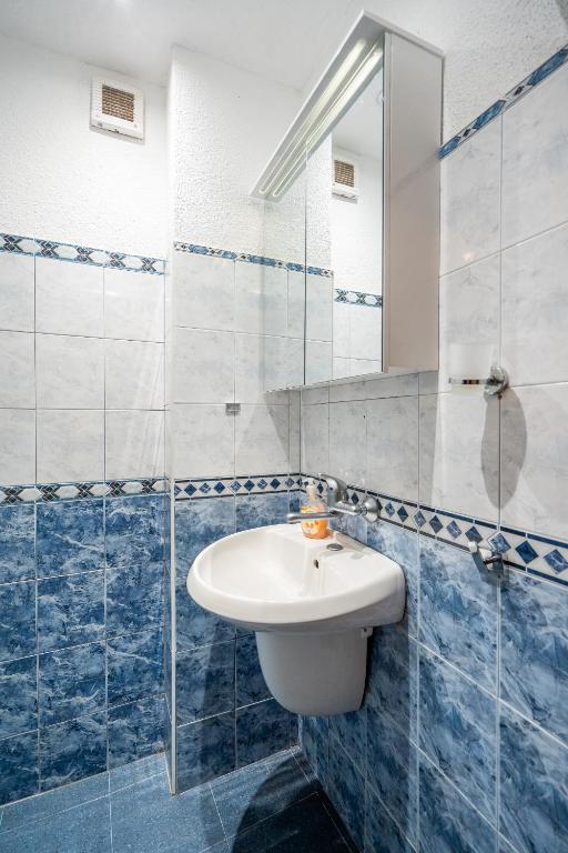 Fotografie z fotogalerie ubytování 2BDR Retro Coziness v Sofii