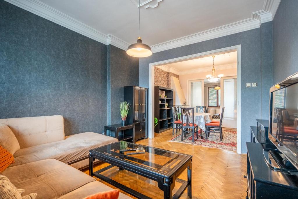 Fotografie z fotogalerie ubytování 2BDR Retro Coziness v Sofii