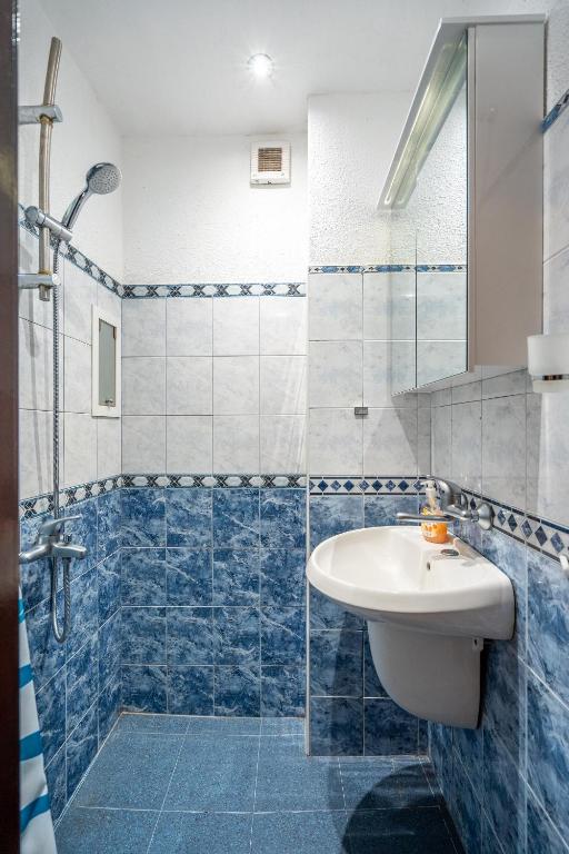 Fotografie z fotogalerie ubytování 2BDR Retro Coziness v Sofii