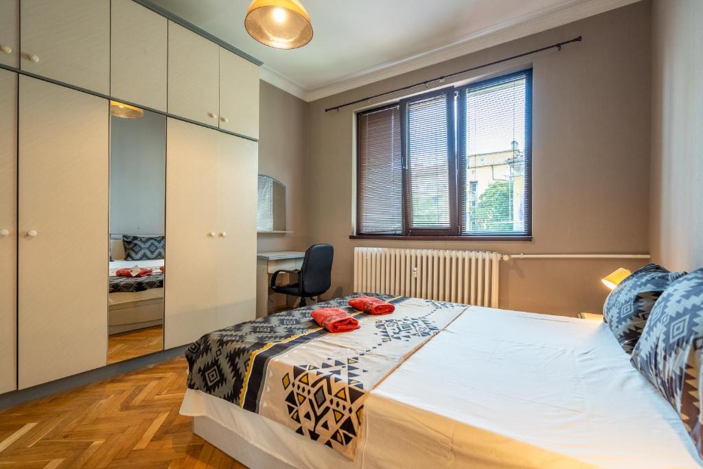 Fotografie z fotogalerie ubytování 2BDR Retro Coziness v Sofii