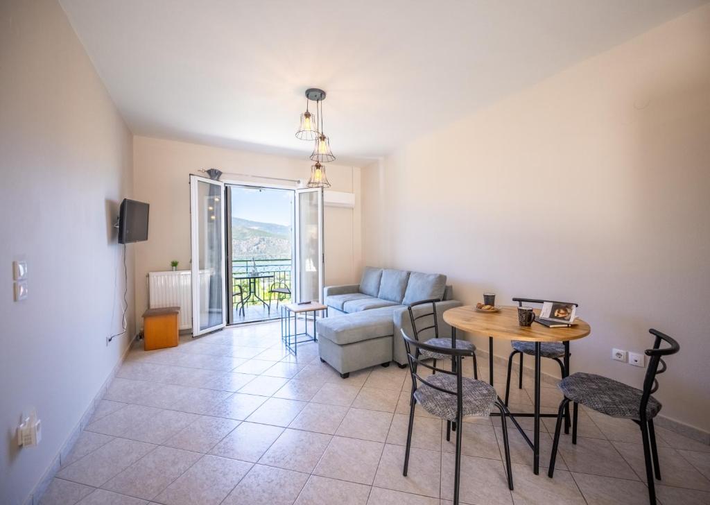 Posedenie v ubytovaní Apaggio di Argostoli Apartments - private parking & sea view