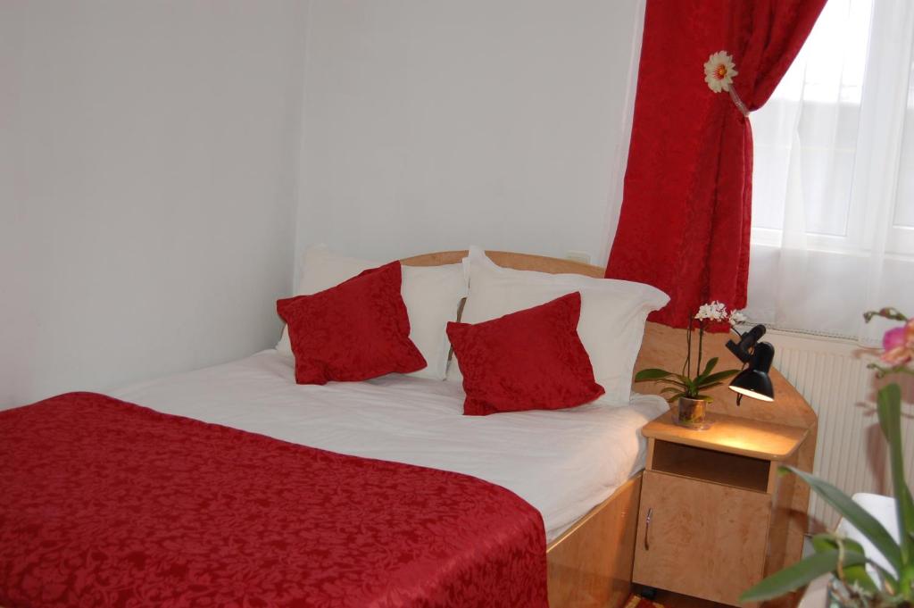 Postel nebo postele na pokoji v ubytování Motel Maestro