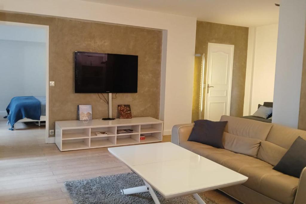 Photo de la galerie de l'établissement Beautiful T3 with balcony - near Parc Monceau, à Paris