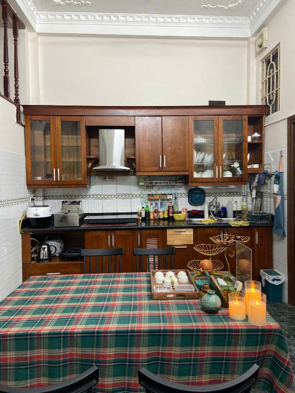 Kuchyň nebo kuchyňský kout v ubytování Cozy Fam Homestay Hanoi