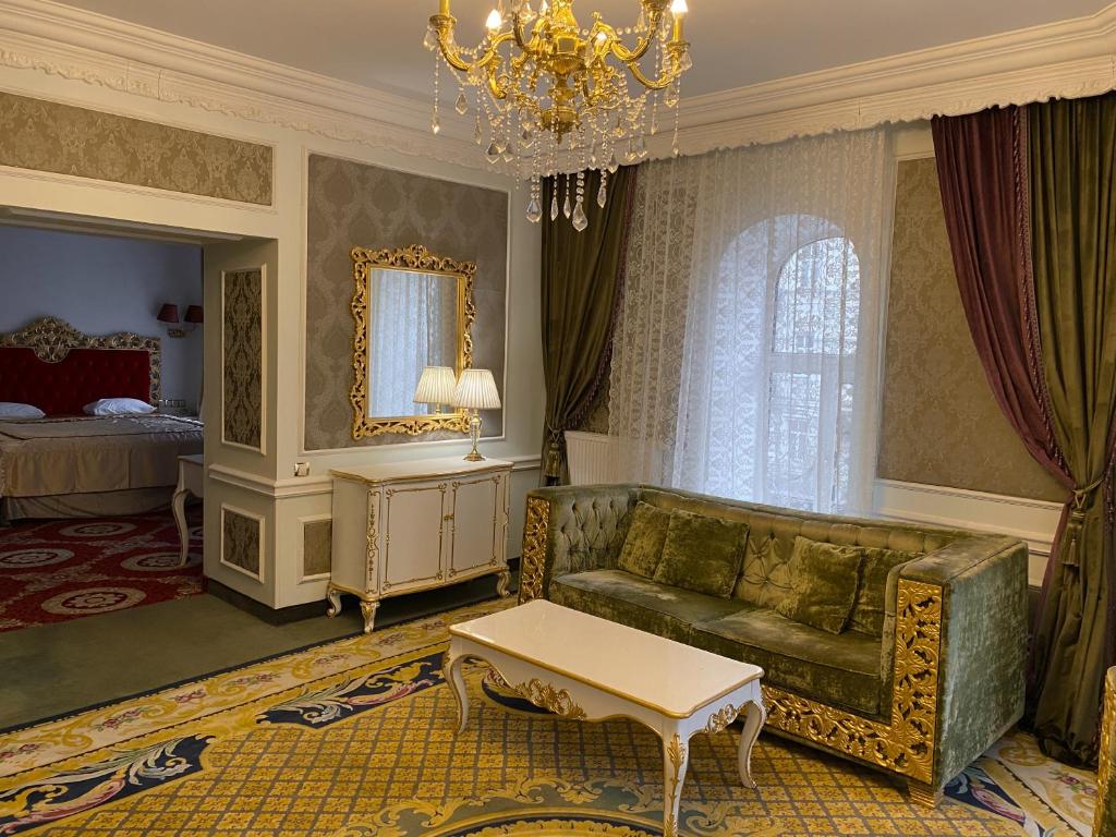 Posezení v ubytování Royal Grand Hotel