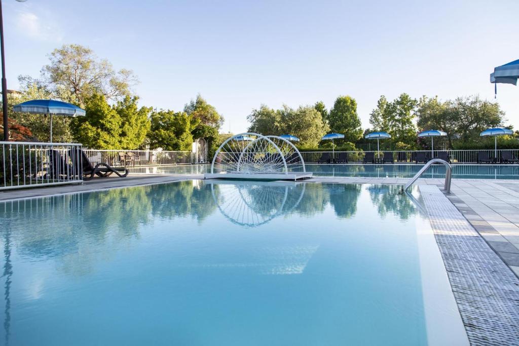 Bazén v ubytování Hotel Villa Maria nebo v jeho okolí