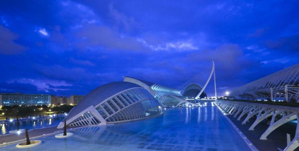 Ciudad de las Artes y Arena Roig apartmento