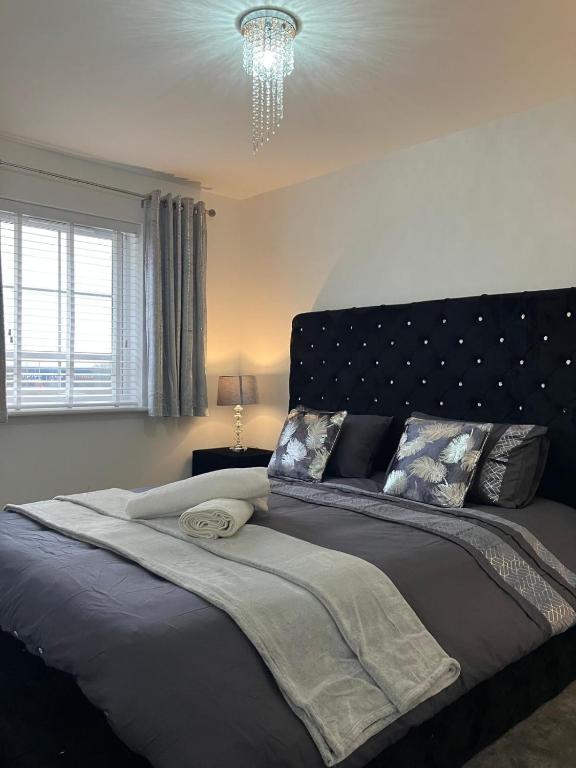 Sheffield Boutique Cosy 3-bed Home 6
