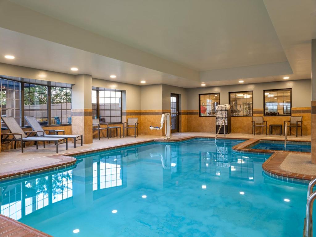 Staybridge Suites Indianapolis Downtown-Convention Center by IHG photo