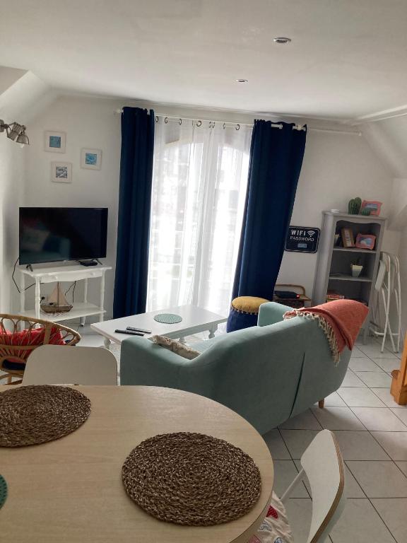 TY SEA - One-Bedroom Apartment