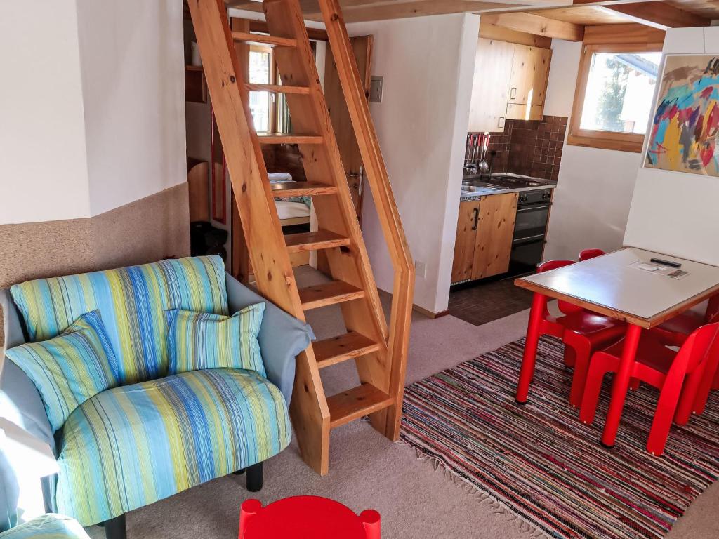 Kuchyň nebo kuchyňský kout v ubytování Apartment Girun by Interhome