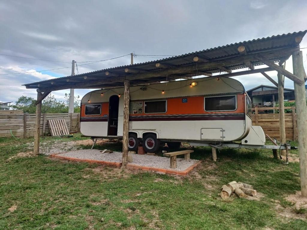 Fotografie z fotogalerie ubytování Vintage Trailer at Praia do Rosa v destinaci Imbituba