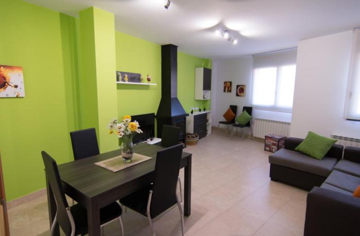 Posedenie v ubytovaní Apartament Bagà