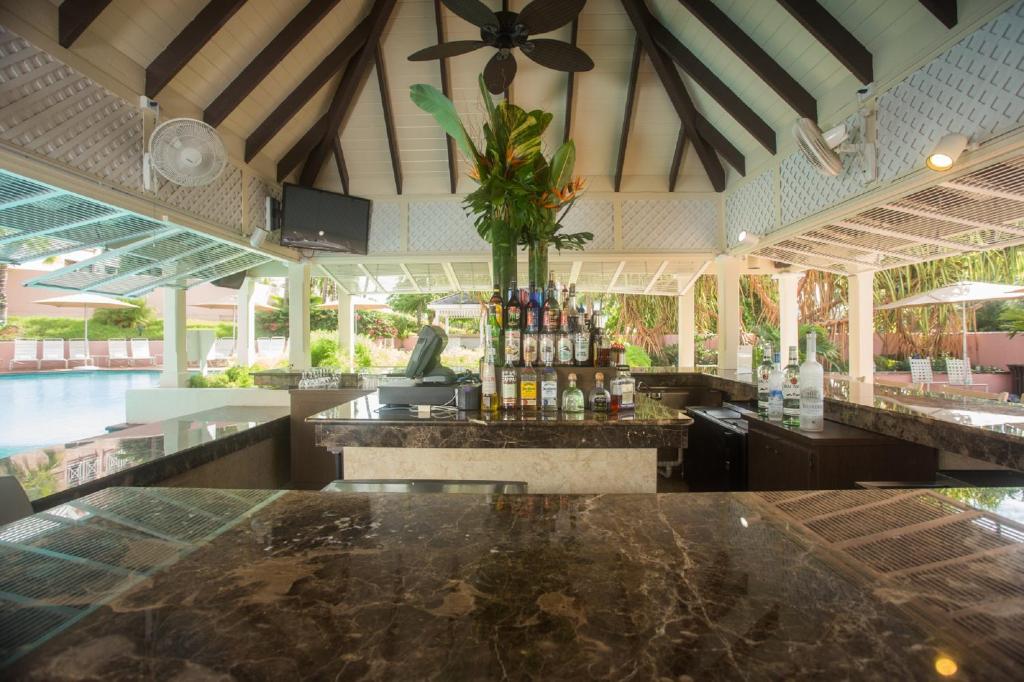 Comfort Suites Paradise Island photo
