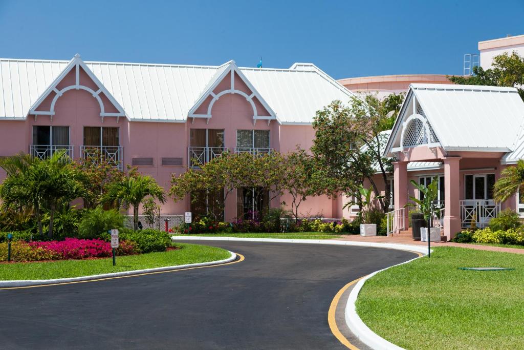 Comfort Suites Paradise Island photo