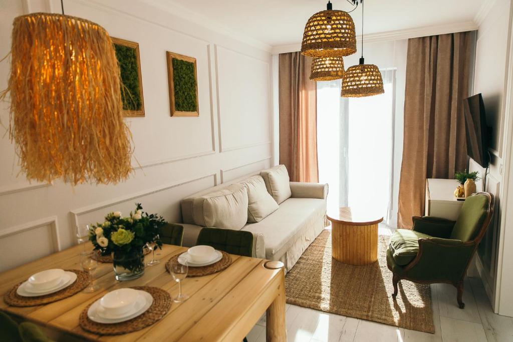 Posezení v ubytování Apartament Uroczy Belle View JACUZZI SAUNY